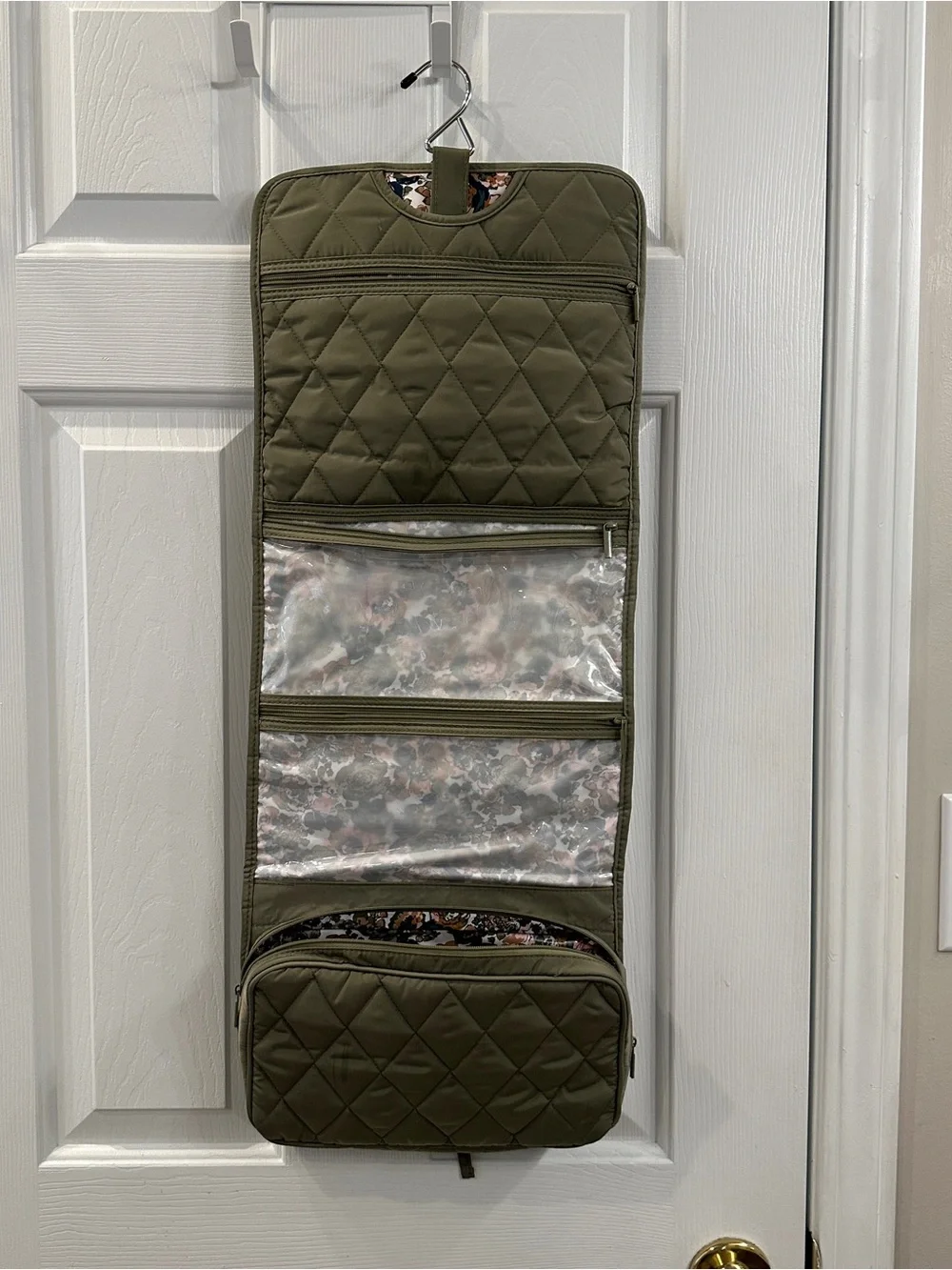 Vera Bradley Quilted Hanging Travel Organizer in Olive Green